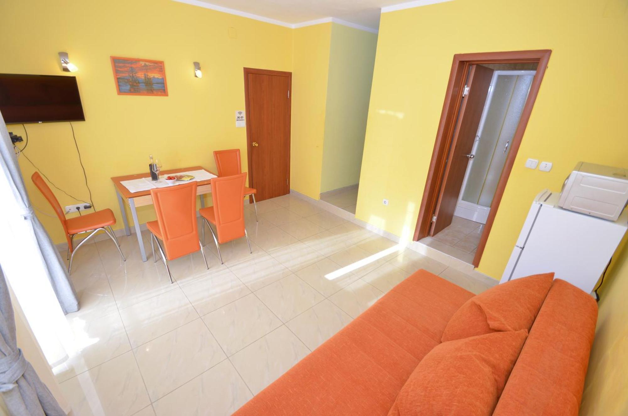 Apartments Dinko Zifra 티바트 외부 사진