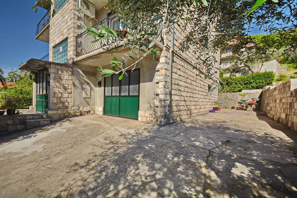 Apartments Dinko Zifra 티바트 외부 사진
