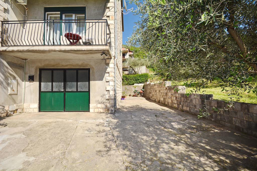 Apartments Dinko Zifra 티바트 외부 사진